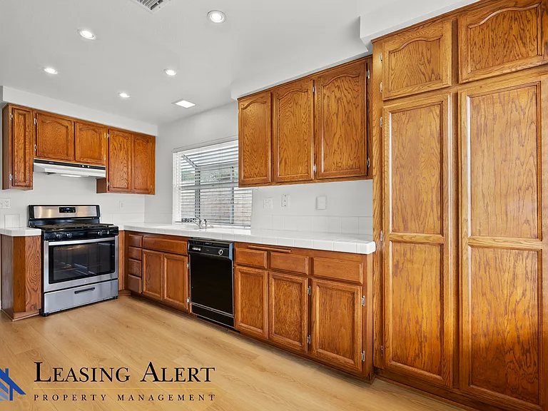 23459 Riversbridge Way — Photo 9
