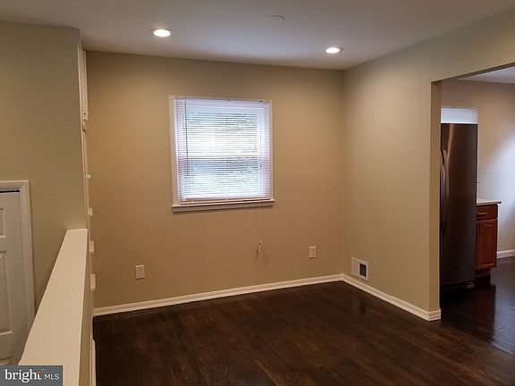 4th image of 4701 Arbutus Ave