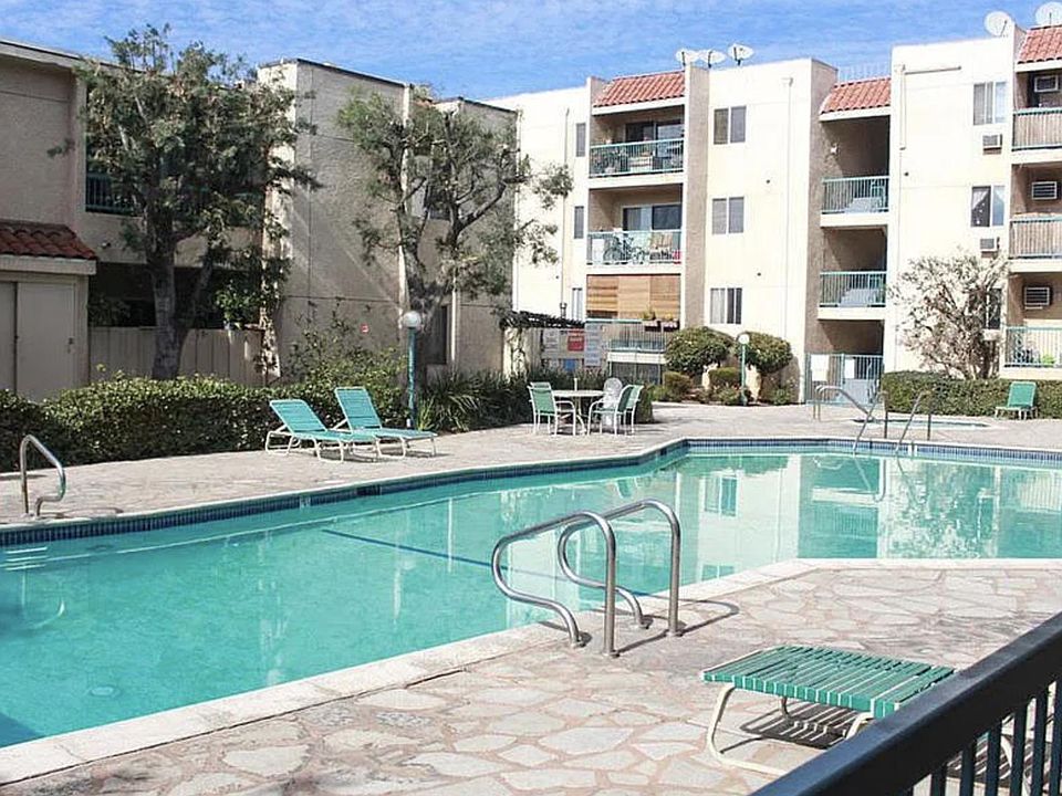 1st image of 18307 Burbank Blvd Unit 132