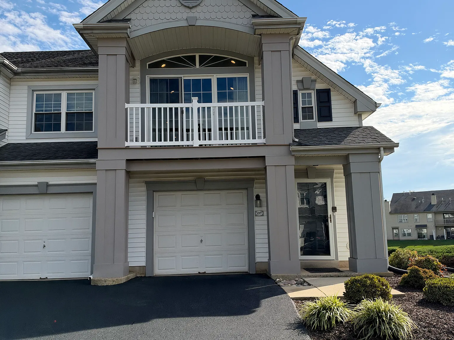 2 bed, 1260 sqft, $2,500 — Photo 1