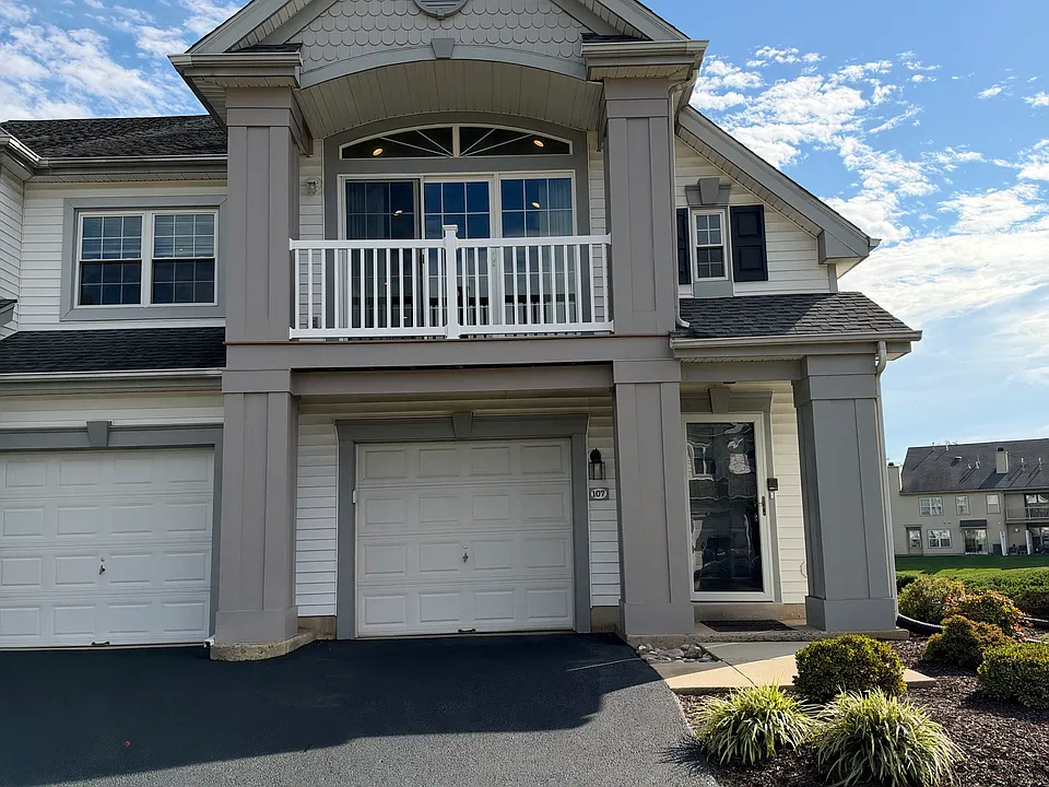 107 Crossroads Dr