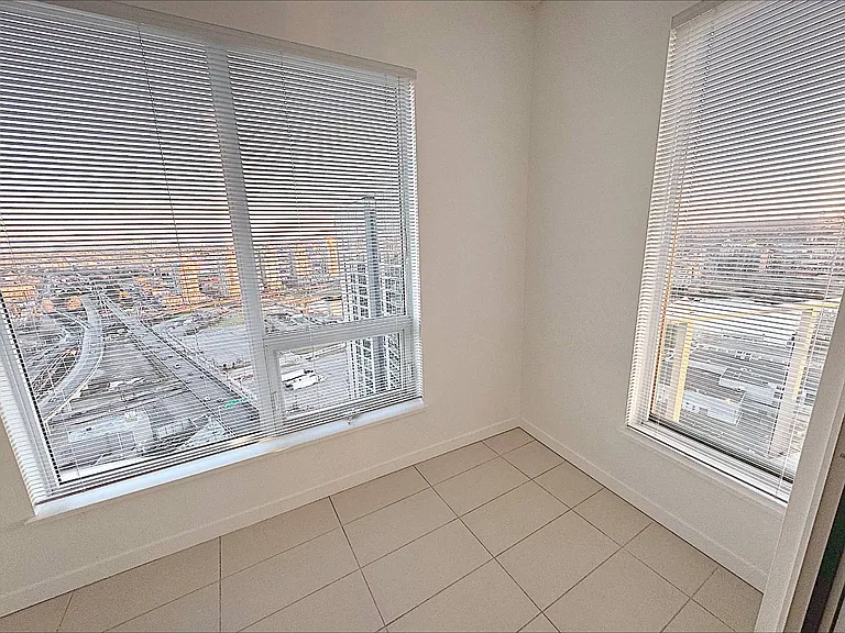 97 W Georgia St #1711 — Photo 5