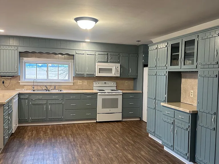 989 Goshen Mill Rd — Photo 2