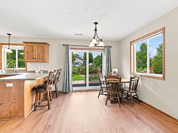 4th image of 2612 Rushmore Rd