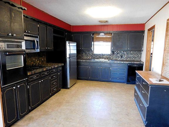 4th image of 1725 W Avenue B