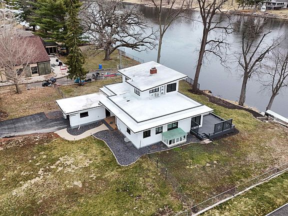 5th image of 8239 Beach Dr