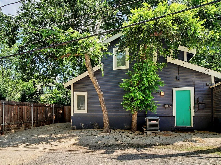 4506 Caswell Ave #B — Photo 1