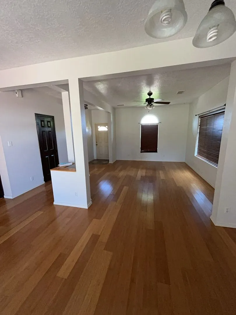 Beautiful Home in Los Lunas — Photo 4