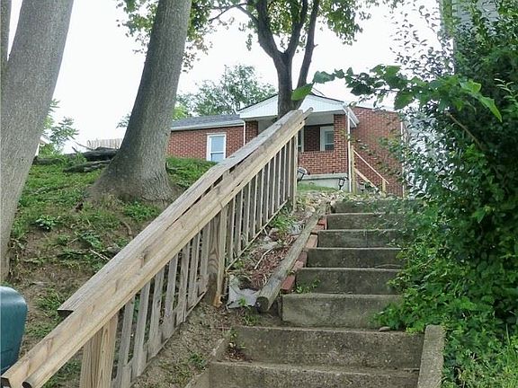 2nd image of 136 Greenfield Ave
