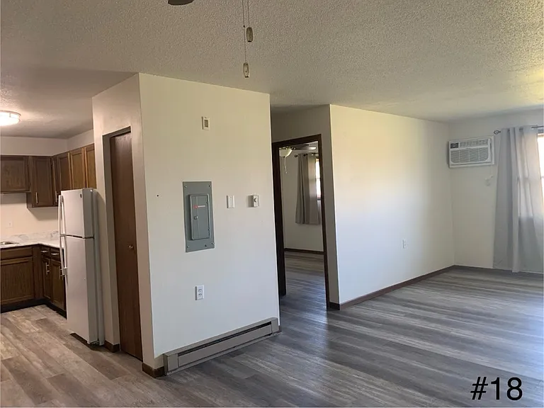 800 Fairfield Dr — Photo 3