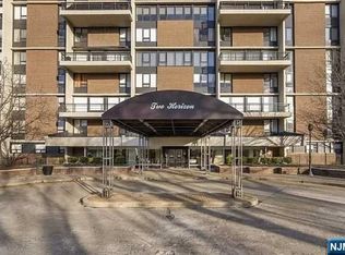2 Horizon Rd APT 1423, Fort Lee, NJ