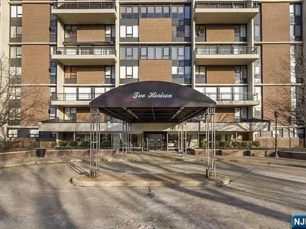 2 Horizon Rd APT 1423, Fort Lee, NJ 07024