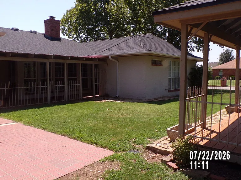 802 NW Seaton Pl — Photo 33