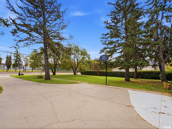 5th image of 810 4th Avenue