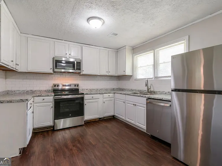 6414 E Shadow Rock Dr — Photo 4