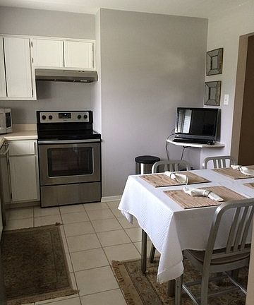 3rd image of 9016 W 140th St APT 1D