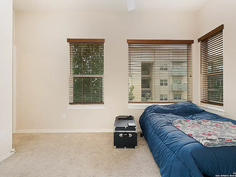 3831 Harry Wurzbach Rd #21 — Photo 34