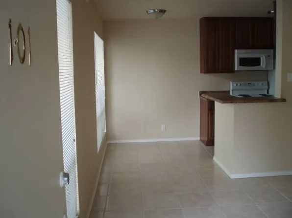 2220 Leon St APT 102, Austin, TX 78705