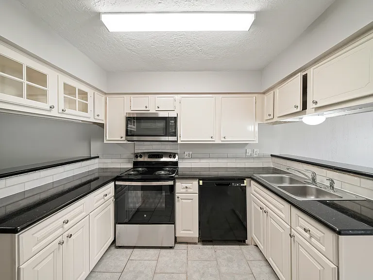 13464 Castilian Dr #2 — Photo 3