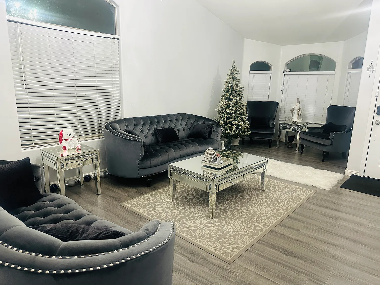 4 bed, 2.5 bath, 2051 sqft, $2,450 — Photo 4