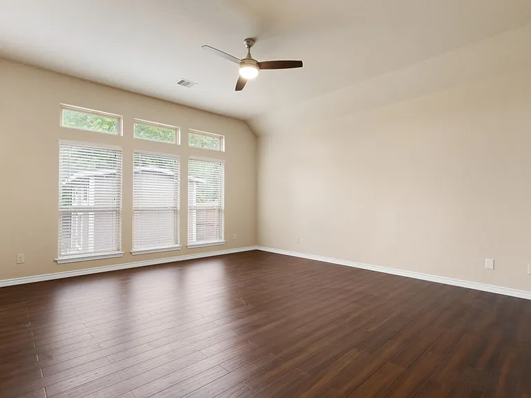 8710 White Crown — Photo 12