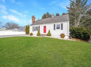 49 Pennsylvania Avenue, Montville, CT 06370