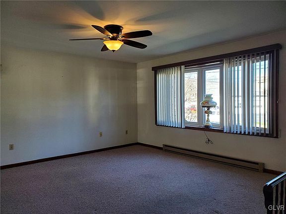 4th image of 404 N Broadway