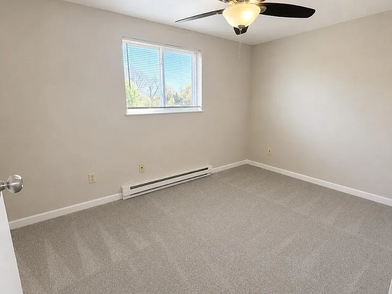 1137 W South Park Ave #D — Photo 5