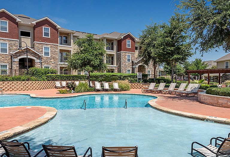 Colonial Grand at Ashton Oaks Apartment Rentals Round