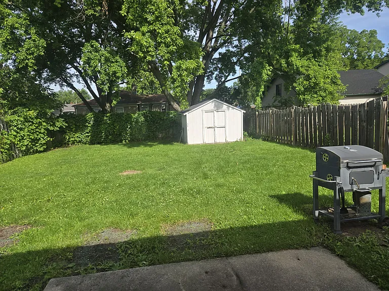 222 Deschane Pl — Photo 4