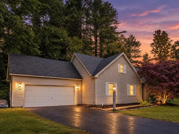 96 Beechwood Dr, Haverhill, MA 01832