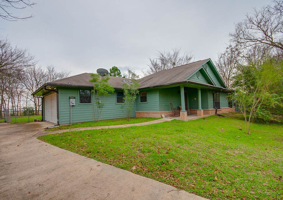 1st image of 11067 Forest Dr