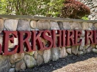 6 Stone House Ct #6, Oak Ridge, NJ 07438