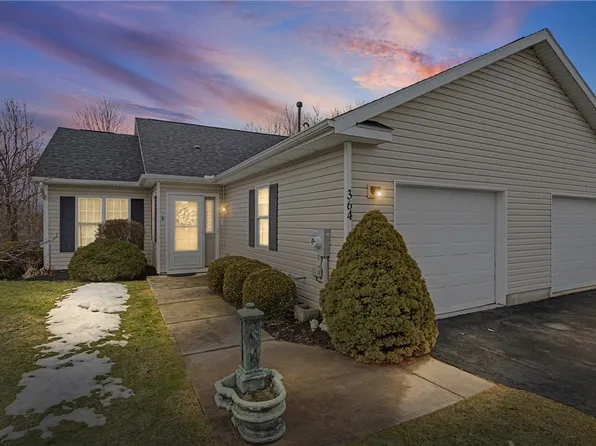 364 Walker Dr, Canandaigua, NY 14424