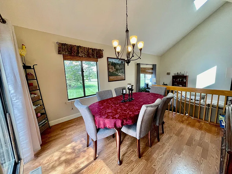 2 Hawthorne Pl — Photo 3