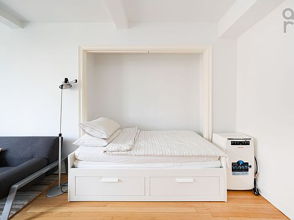 4th image of 25 Tudor City Pl APT 902