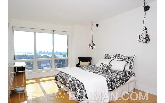 Rented by Douglas Elliman | media 78