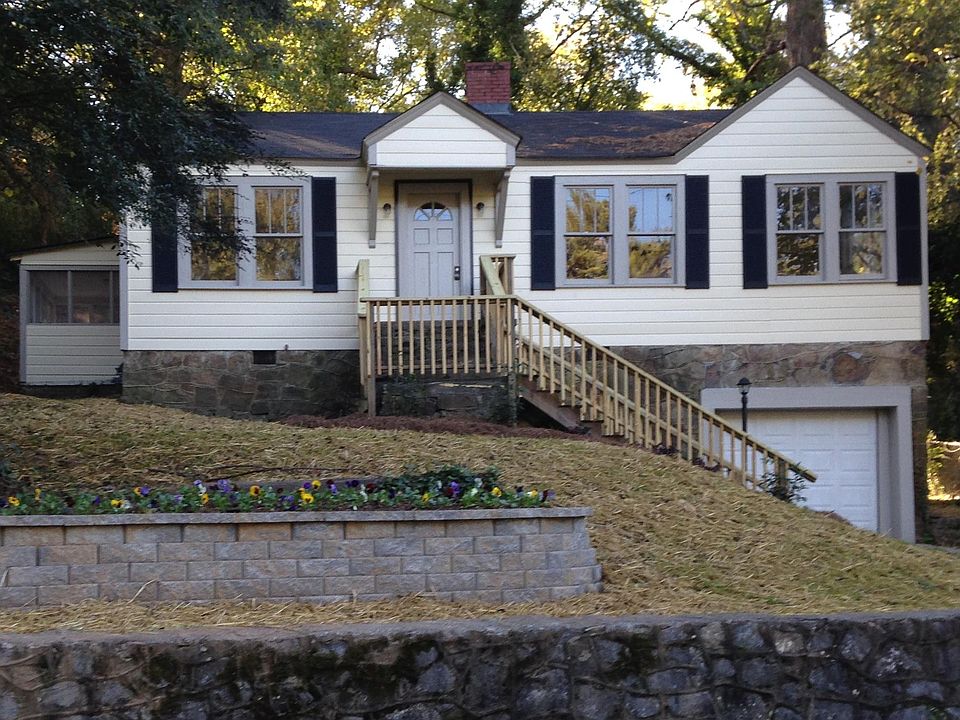 1st image of 9 Roseway Cir NE