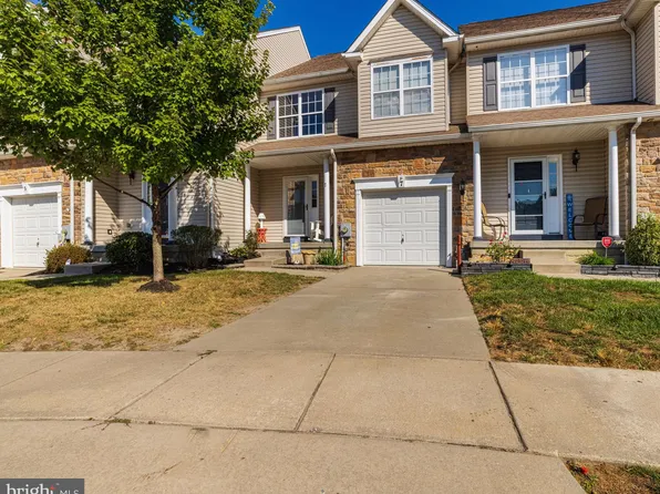 7 Wayne Ct, Blackwood, NJ 08012