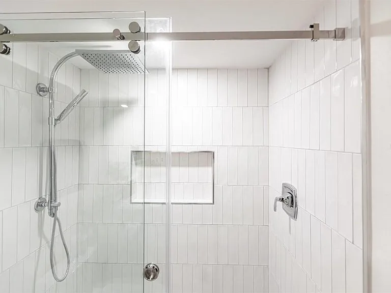 1125 W Peppertree Dr #402 — Photo 19