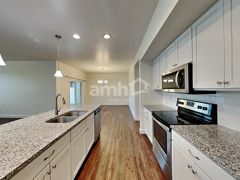 245 E Sicily Dr — Photo 3