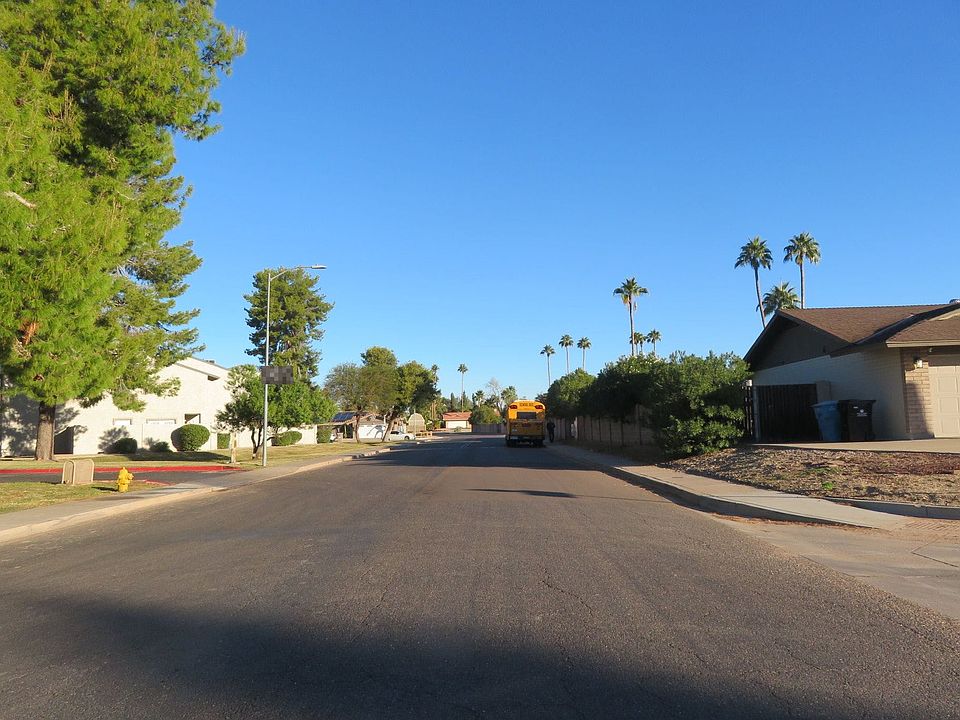 2nd image of 236 E Ponderosa Ln