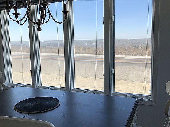 dining rm view of beach