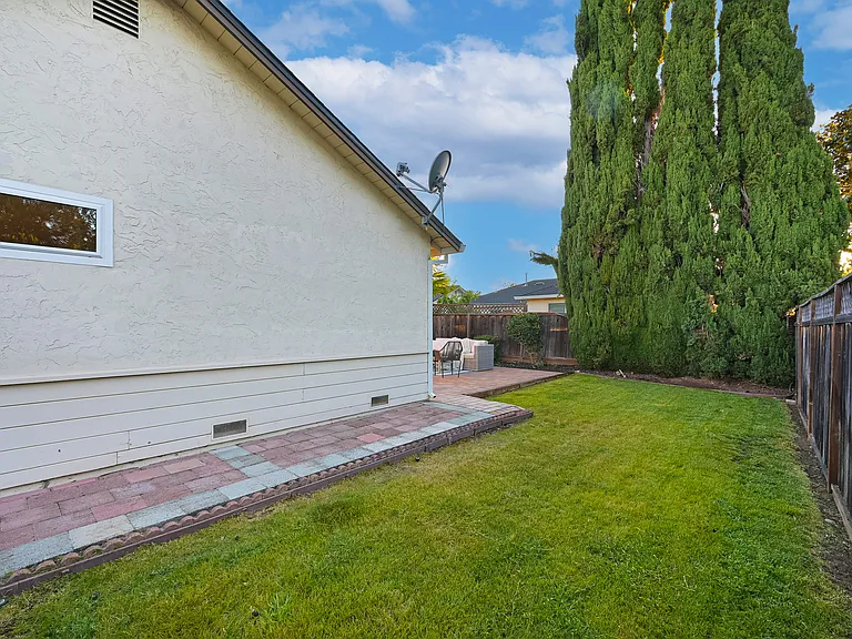1307 Centennial Ct — Photo 20
