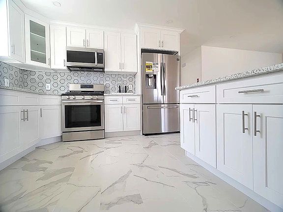 3rd image of 623 Beach 67th St