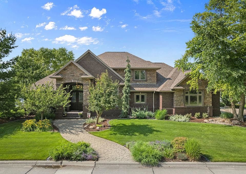 1st image of 27611 Woodside Dr