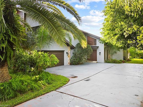 3rd image of 3980 Hidden Acres Cir S