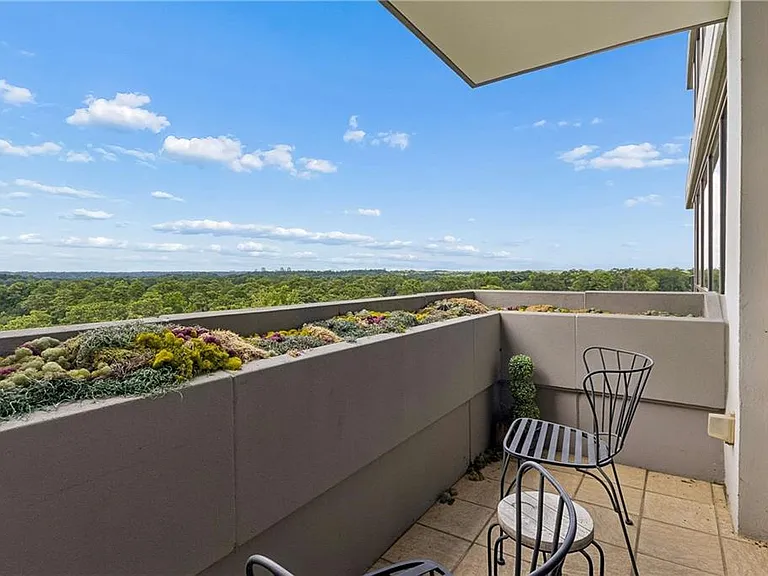 700 Park Regency Pl NE #1607 — Photo 19