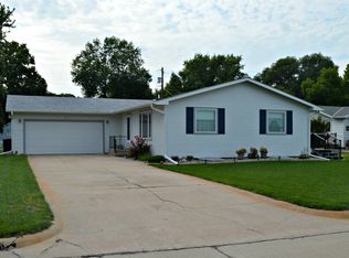 926 S 1st St, Albion, NE 68620