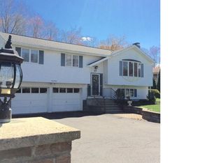 17 Fleetwood Dr, Plainville, CT 06062